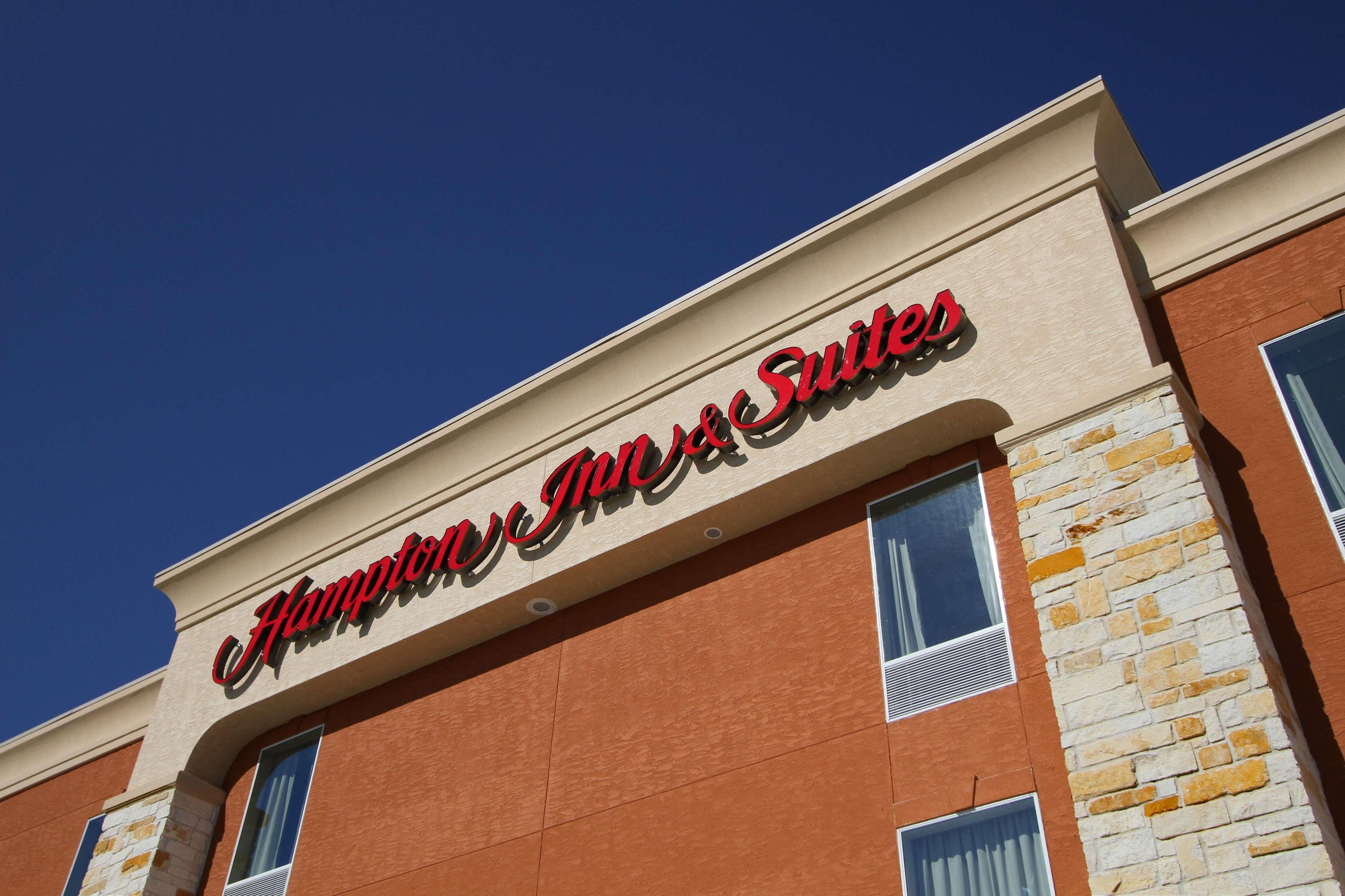 Hampton Inn & Suites Winnie Kültér fotó