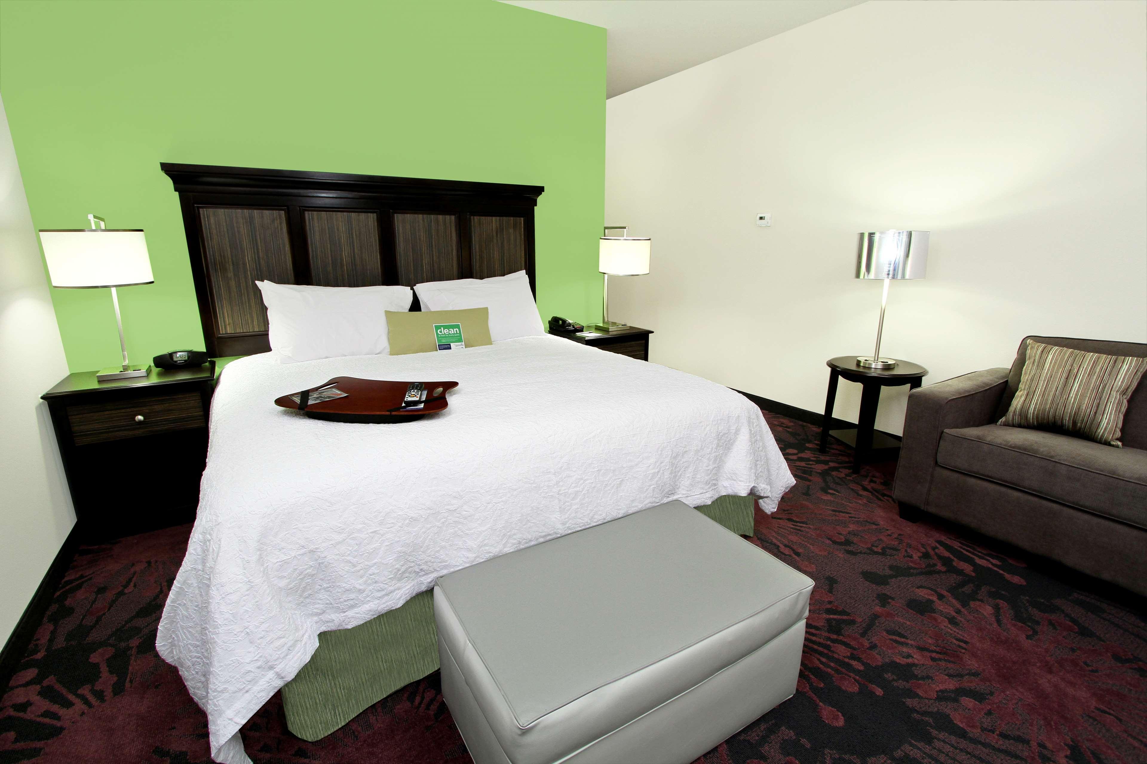 Hampton Inn & Suites Winnie Szoba fotó