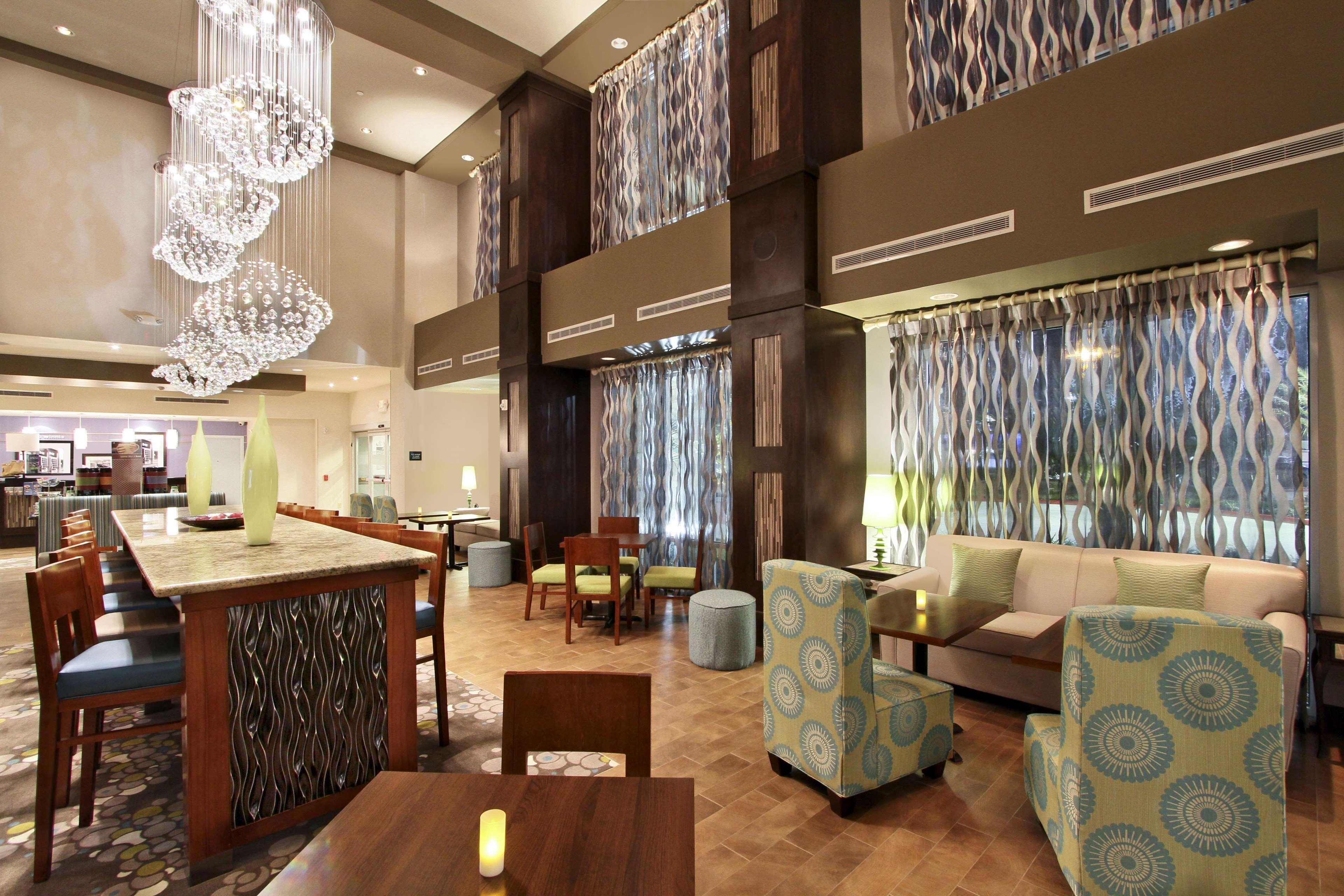 Hampton Inn & Suites Winnie Étterem fotó