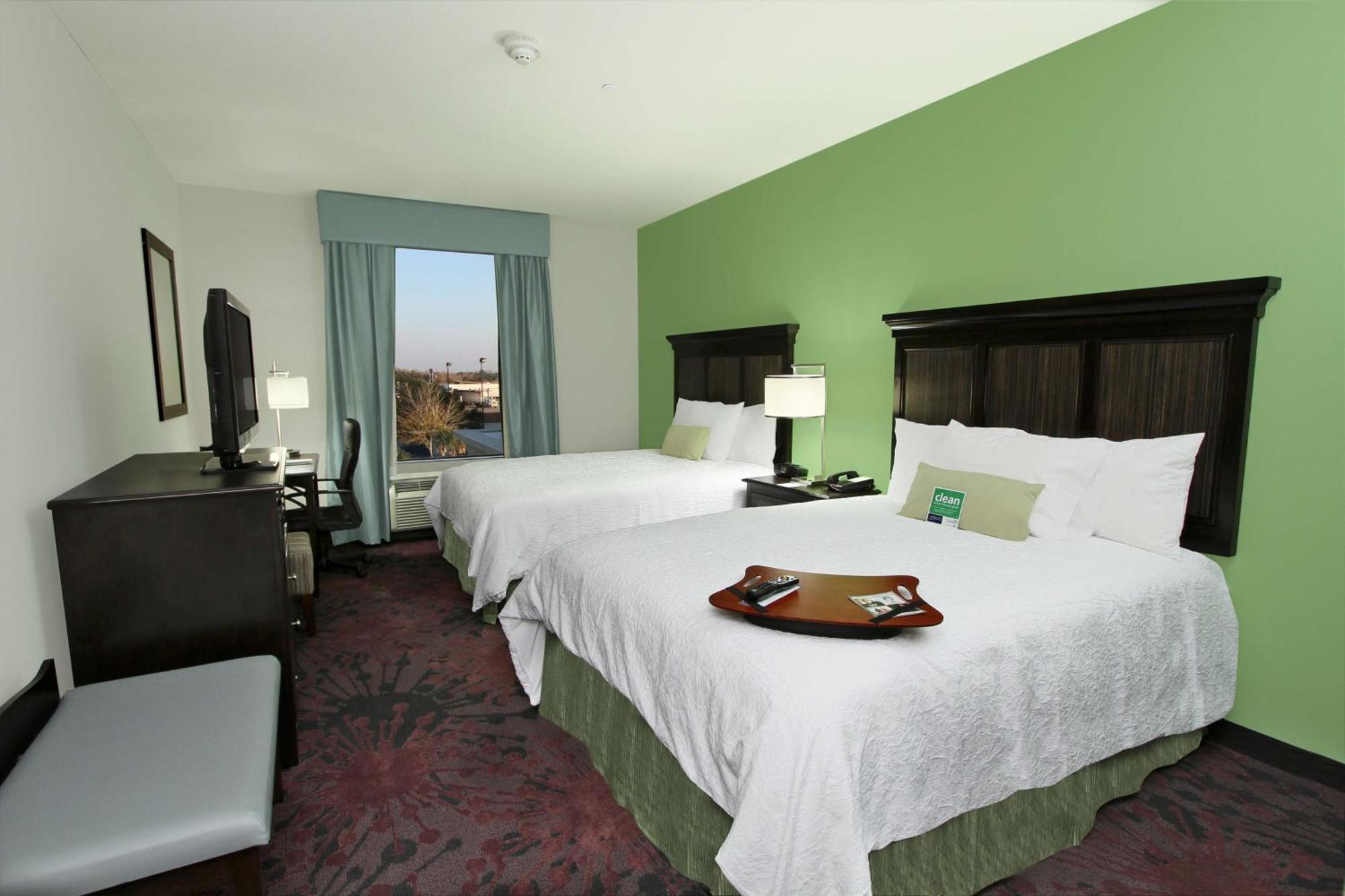 Hampton Inn & Suites Winnie Kültér fotó