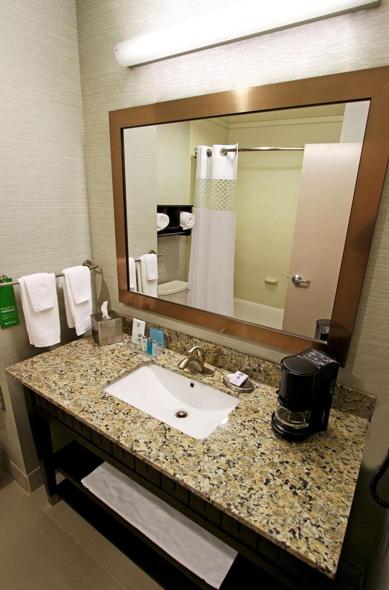 Hampton Inn & Suites Winnie Kültér fotó
